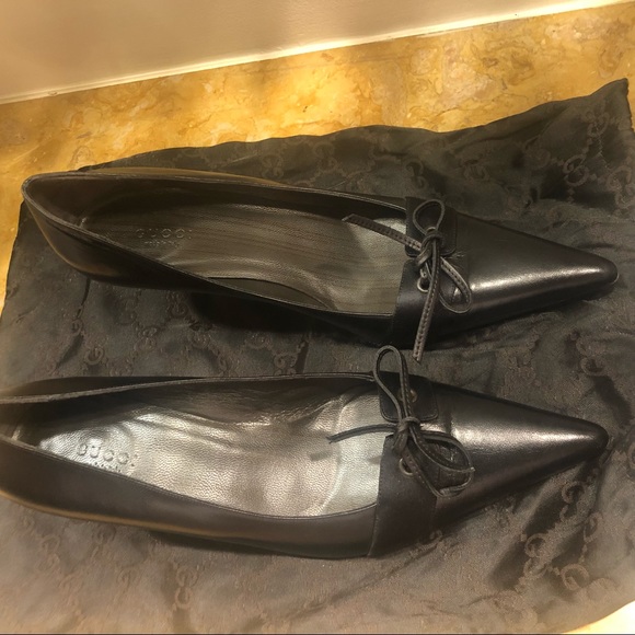 Authentic Gucci Black Leather Pumps with Dust Bag - Picture 6 of 13
